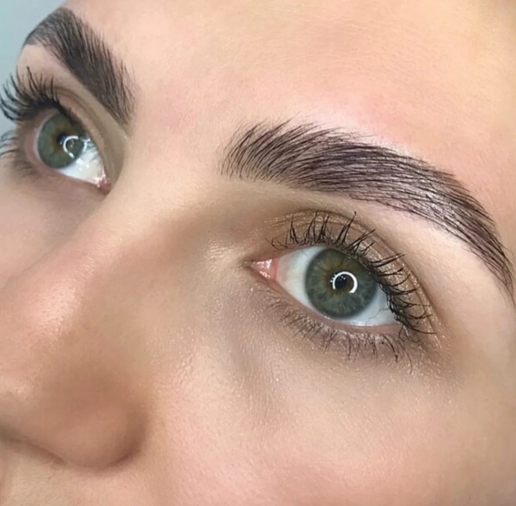 Красиві брови: модне моделювання 2020 року